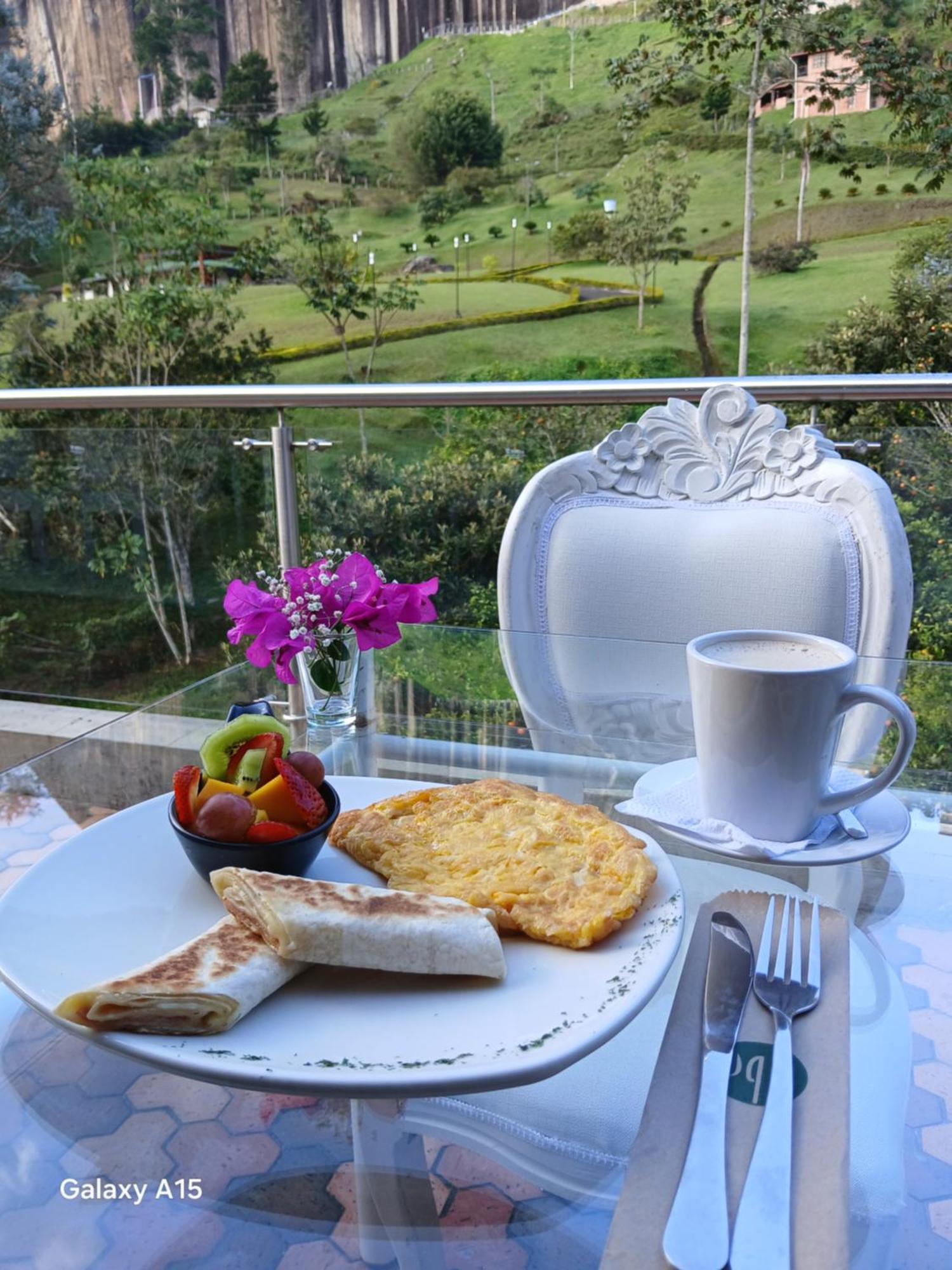 Guatapé Piedra Del Penol Hotel מראה חיצוני תמונה